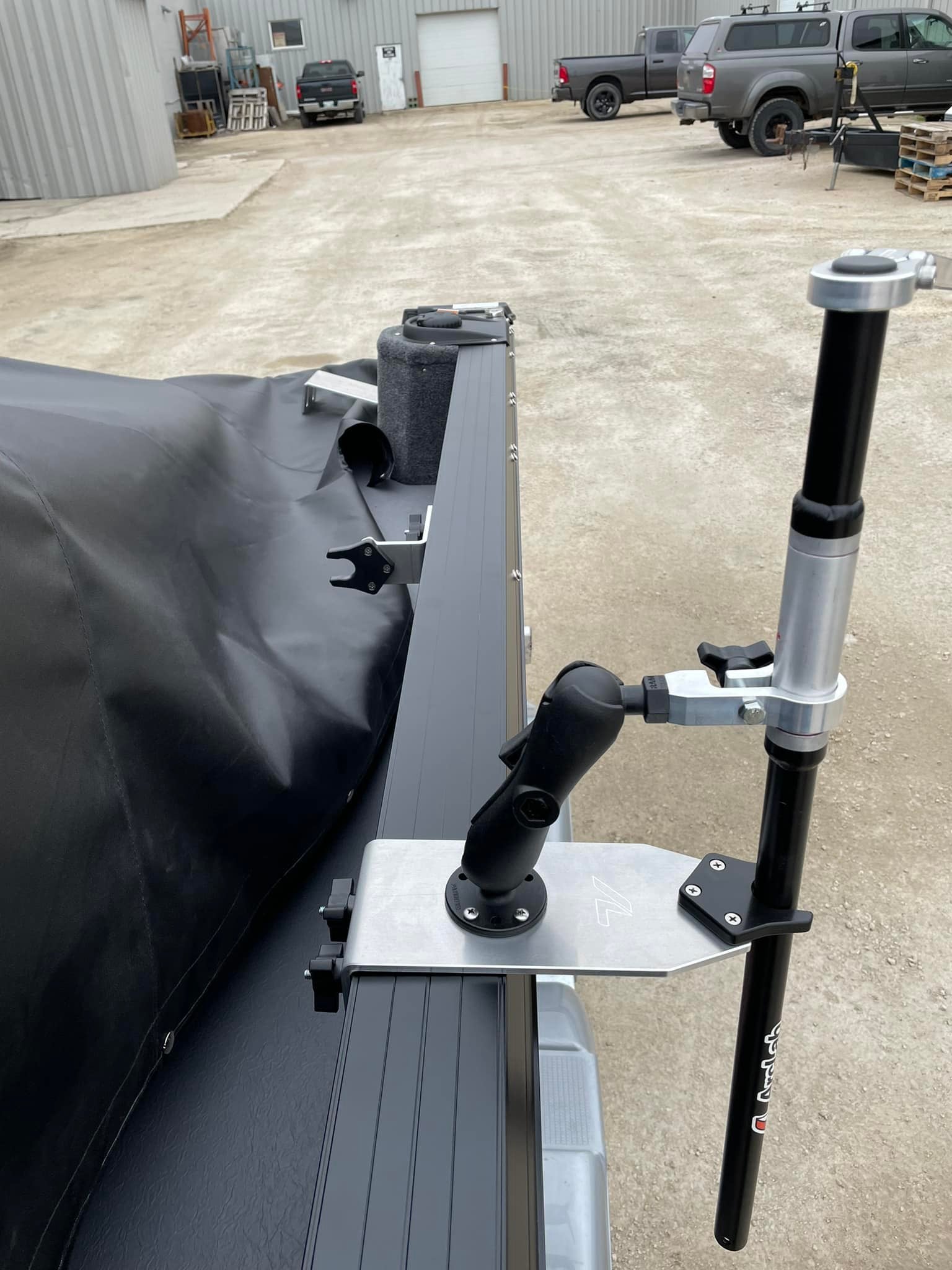 Kit de perche pour sonde Live – Princecraft avec rails PrinceTrack