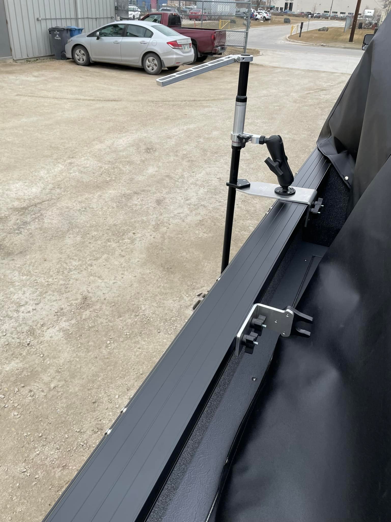 Kit de perche pour sonde Live – Princecraft avec rails PrinceTrack