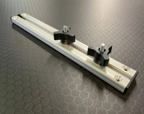 Kit de matériel et rail en T universel pré-percé